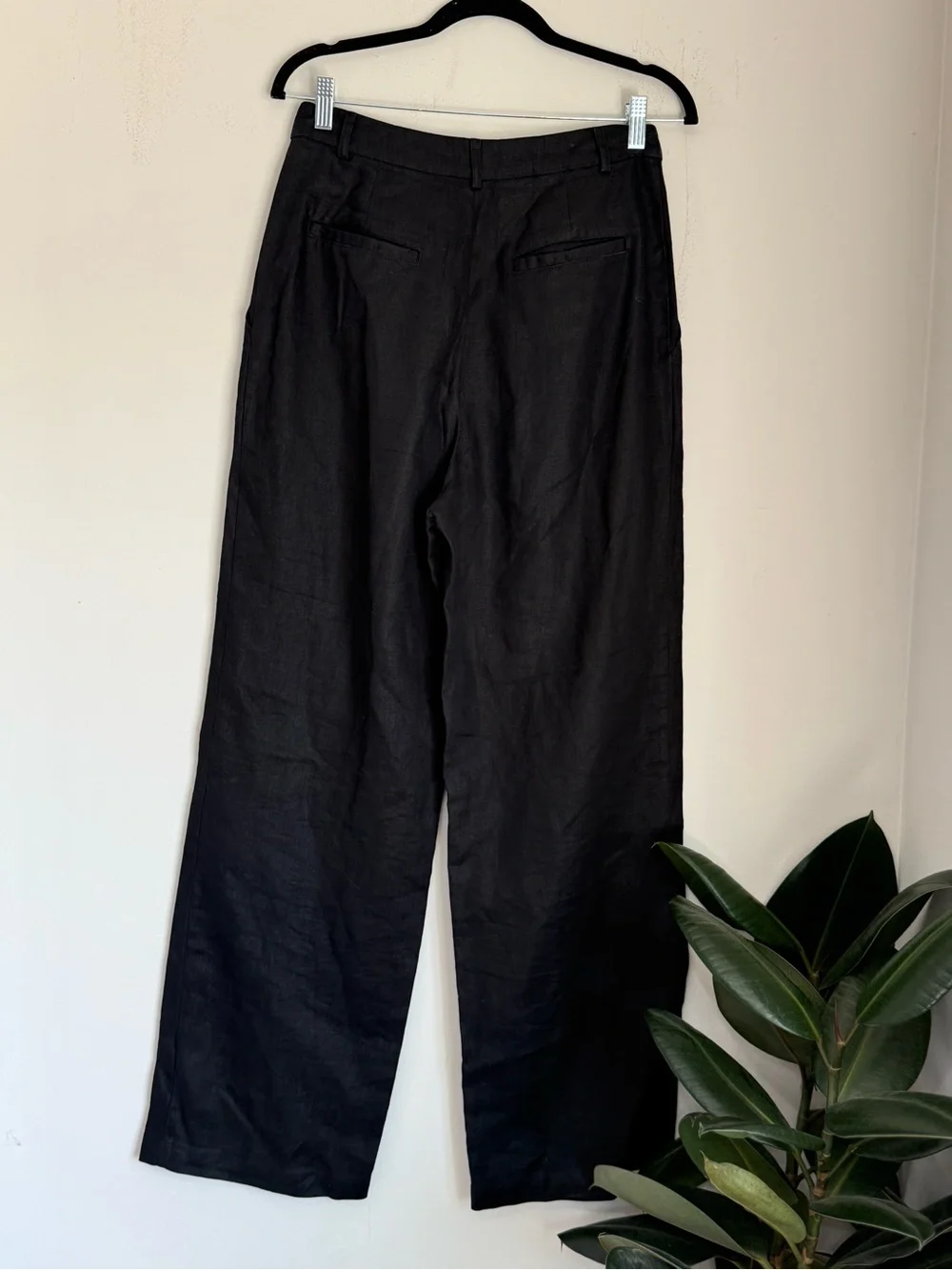 Reformation 100% Linen Black Pleated Effortlessly Chic Wide Leg Pants Size 6